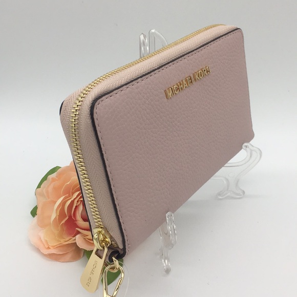 Michael Kors Jet Set Travel Lg Flat MF PHN Case - Picture 2 of 8